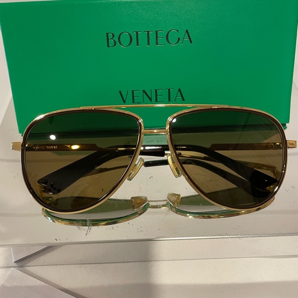 BOTTEGA VENETA BV1240S-002 MEN'S SUNGLASSES - Picture 2 of 9